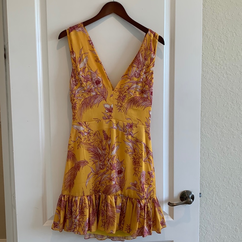 Alexis silk floral print dress with cut out back size small